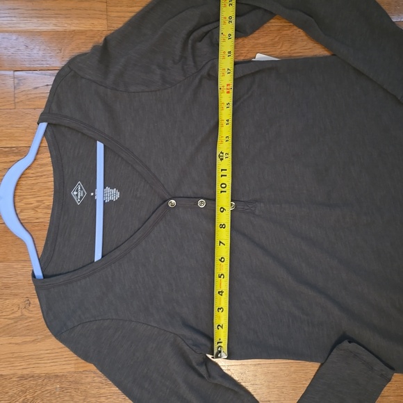 ST. JOHN'S BAY WOMENS LONG SLEEVE "OREGANO" GREEN V-NECK TOP SIZE MEDIUM - Picture 9 of 14